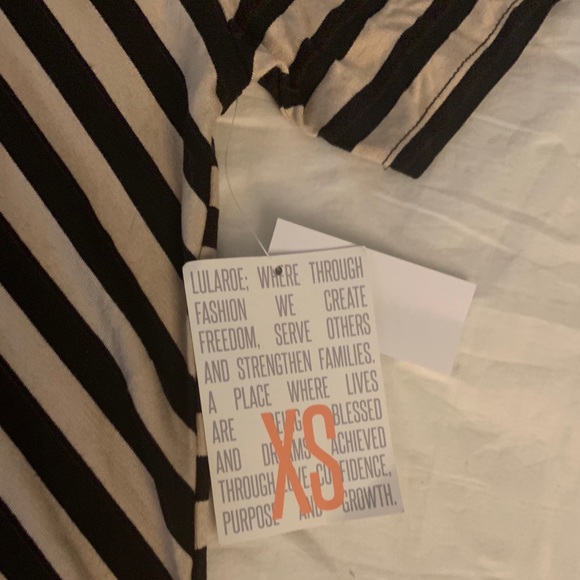 Lularoe Women’s XS Classic Tee Tan Black T-shirt - Picture 5 of 7